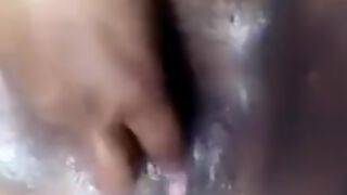 Claws reccomend mature bhabi bath fingerings