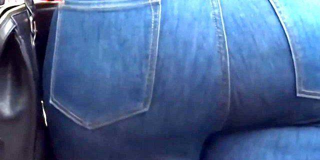 Stargazer reccomend squeezes into skin tight jeans