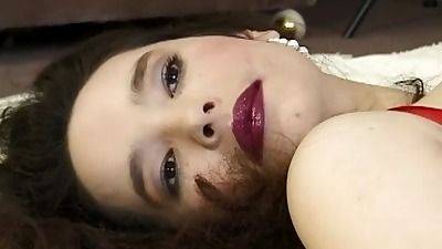 Black L. reccomend girl with lipstick giving