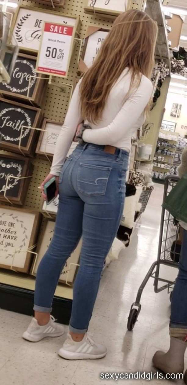 Quest reccomend tight candid teen jeans