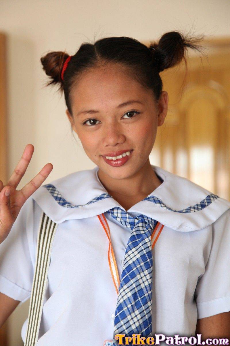 Very cute filipina girl showing