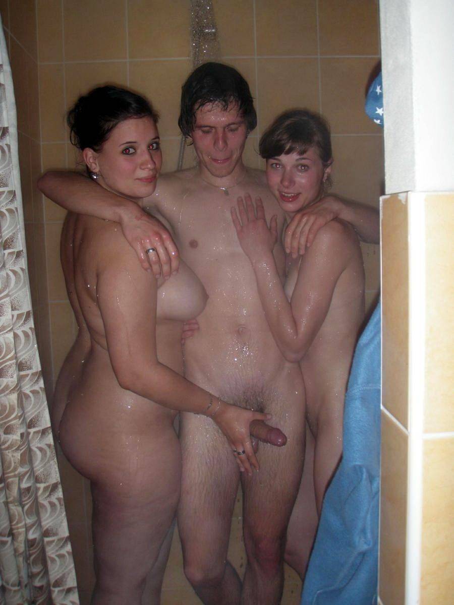 Amateur threesome shower