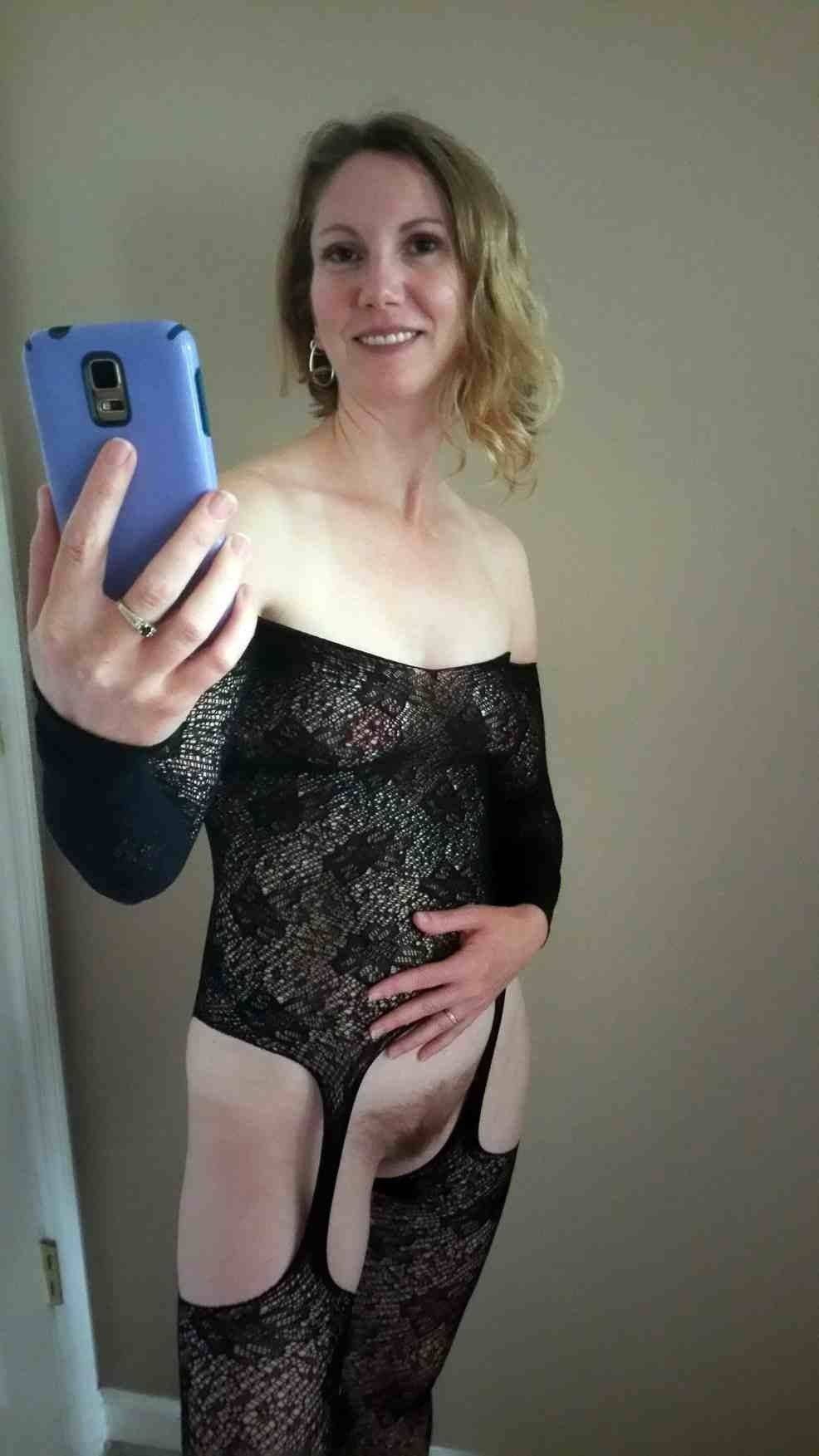 Hot mature kinky selfie