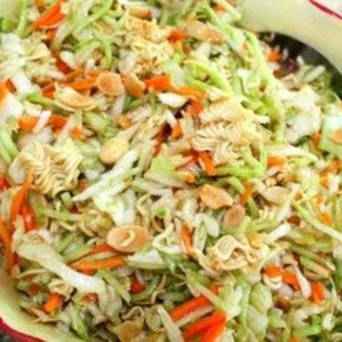 Asian cabbage salad with ramen
