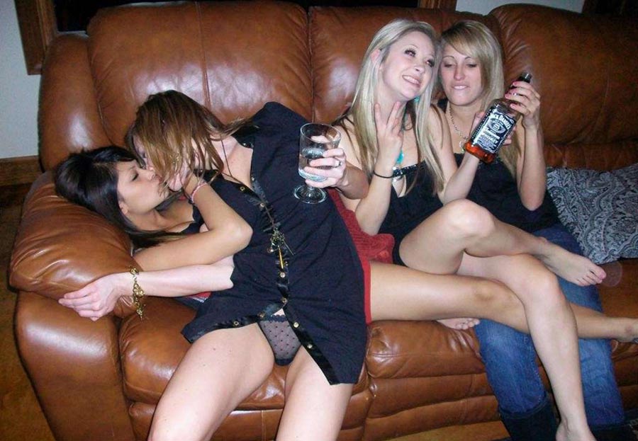 Drunk girls party lesbian 
