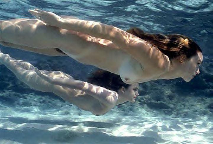 College girl swim nude