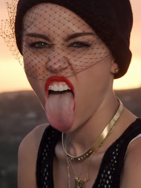 Bitsy reccomend Mylie cyrus sticking out her tongue