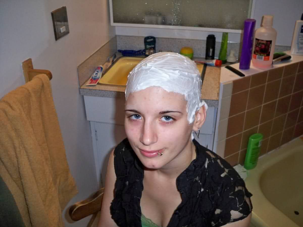 Rebecca Hot shaved her head at zero - bald.