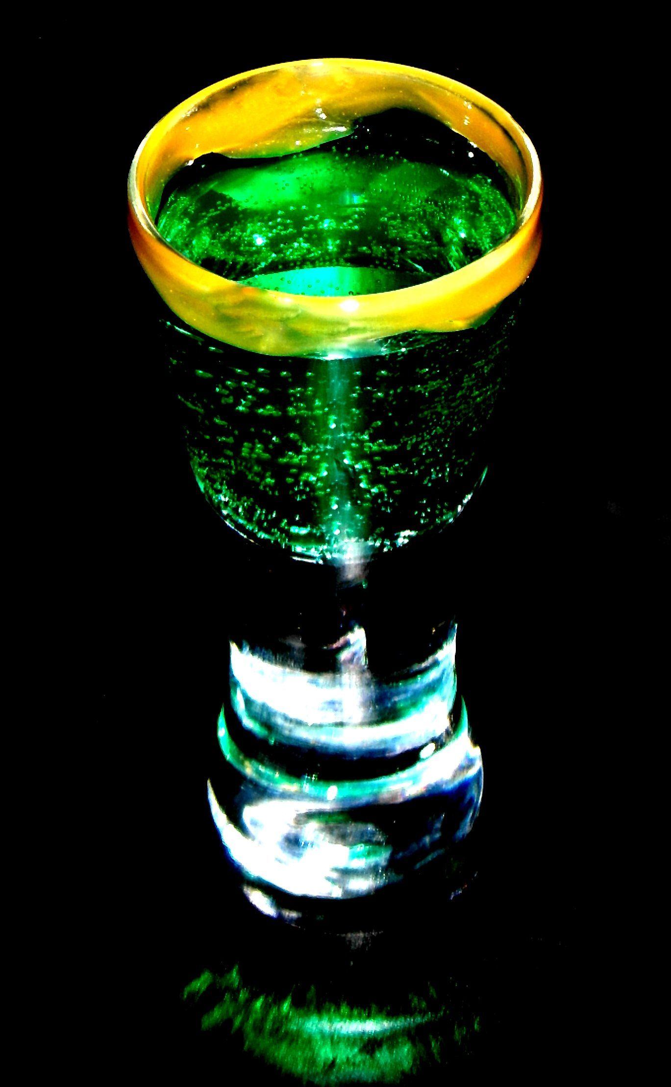 Snow W. reccomend Green alien piss mixed drinks