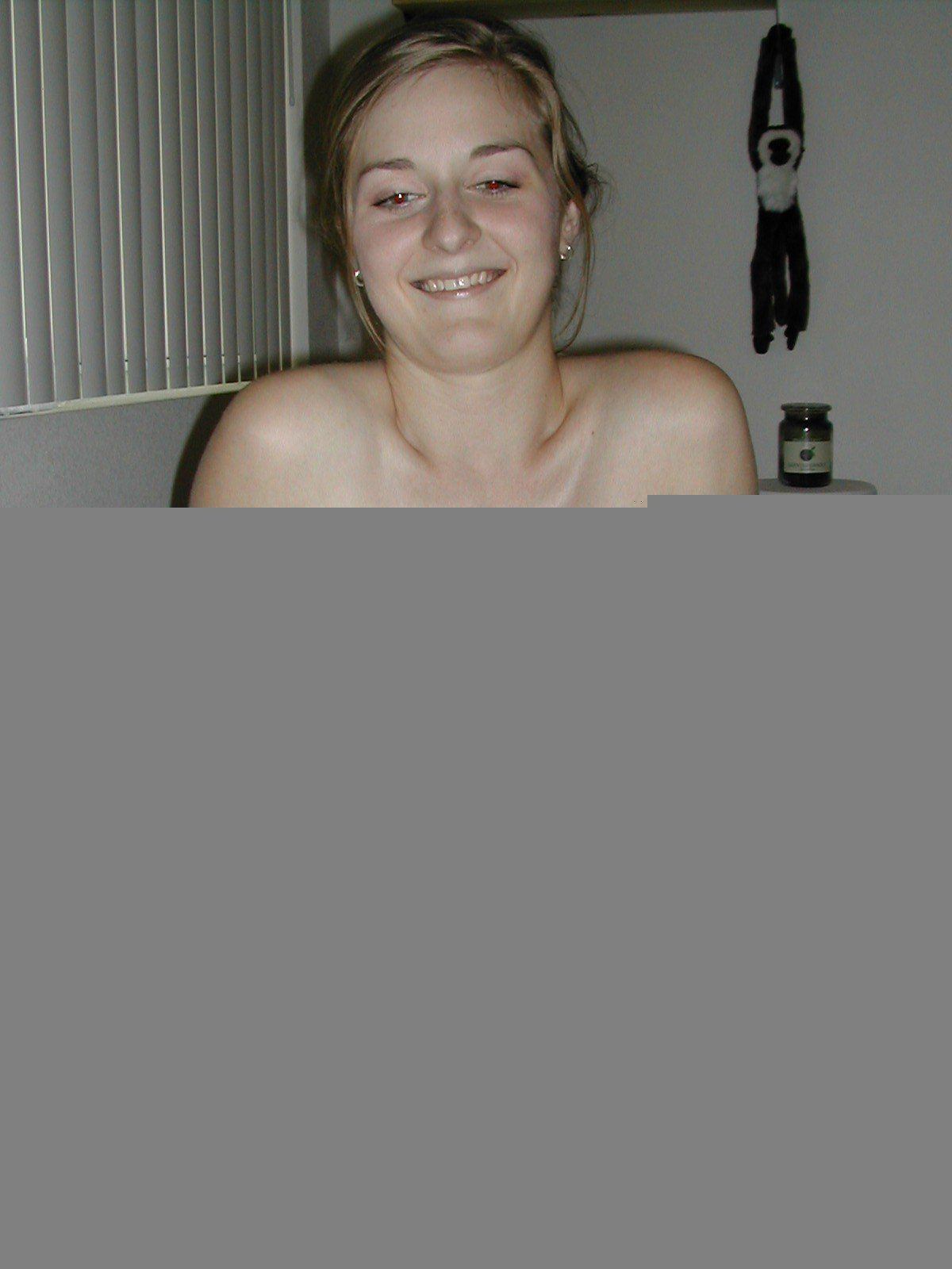 Pamela anderson nude bathroom