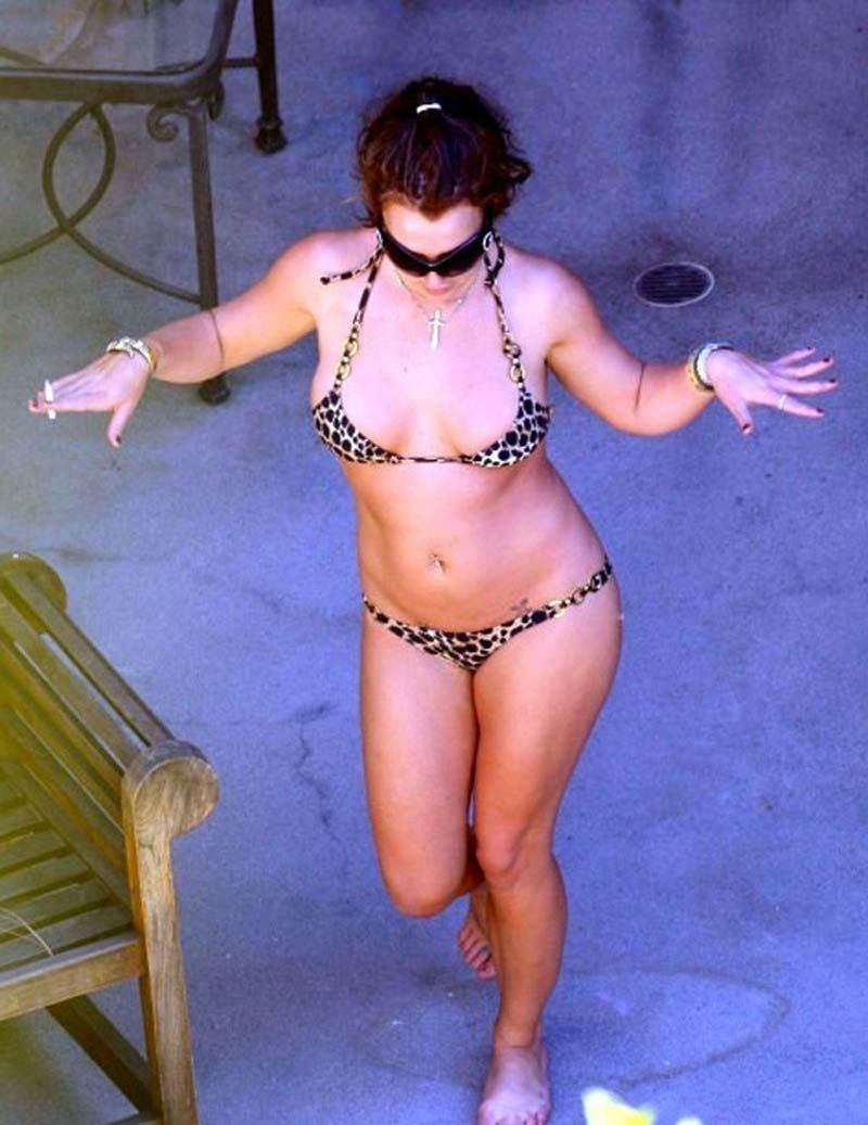 Troubleshoot reccomend Britney spears bikini and thong