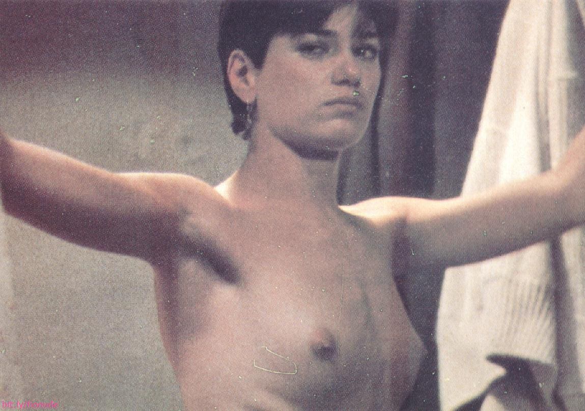 Linda fiorentino topless