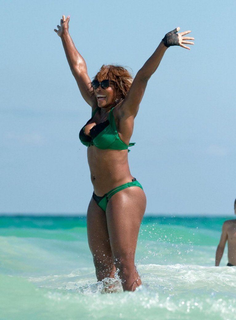 Serena williams green bikini