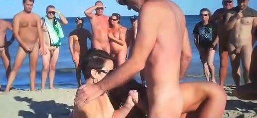 Swinging beach sex