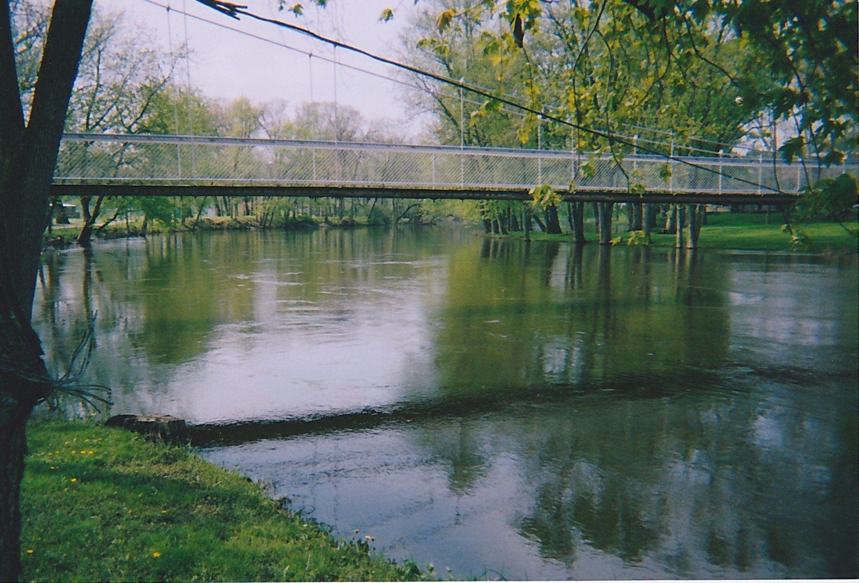Swinging bridge winamac