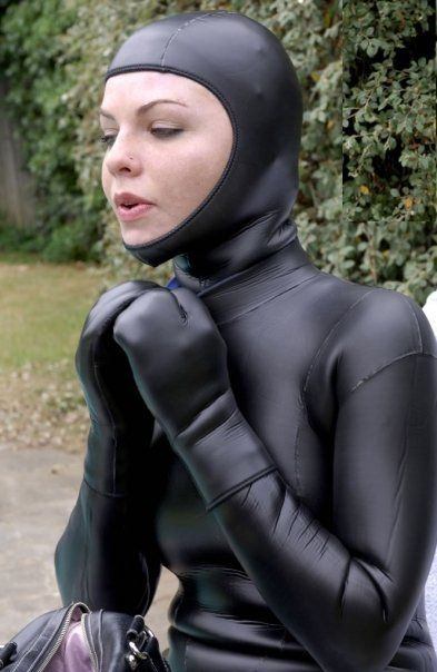 SWAT reccomend Woman diving gear fetish rubber